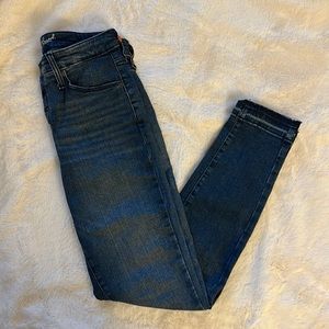 Universal Thread Dark washed jeans